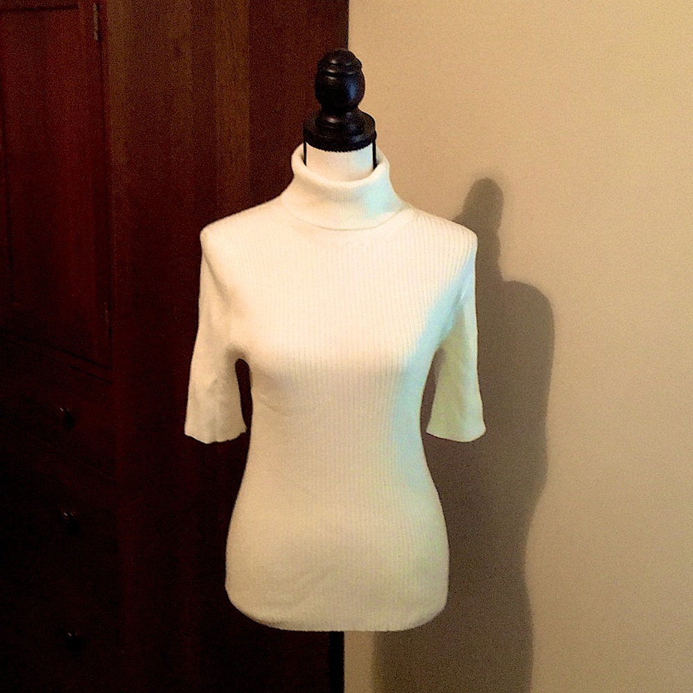 Banana Republic Short Sleeve Turtle Neck Sm NWOT